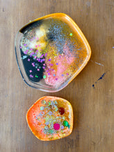 Load image into Gallery viewer, Orange time Resin Plate Set