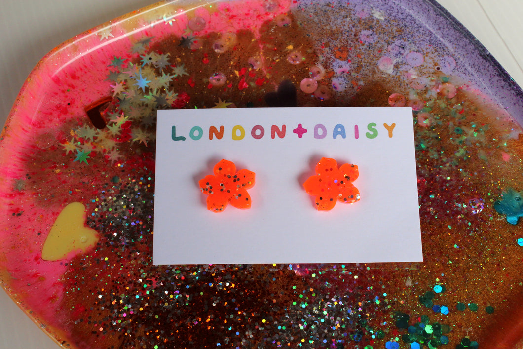 Neon Dreams Flower Power- Small Sparkly Resin Studs